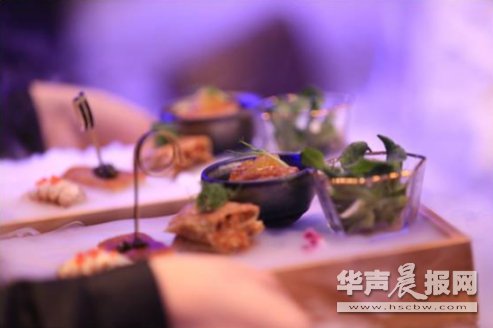 中华美食秒杀“黑暗料理” 韦杰让金砖国家大佬大快朵颐